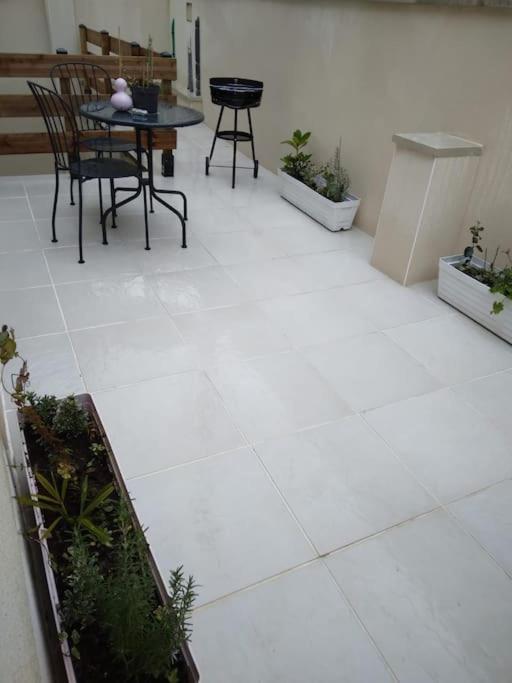 Appartement Cosy Avec Terrasse Vaux-Sur-Seine Exterior foto