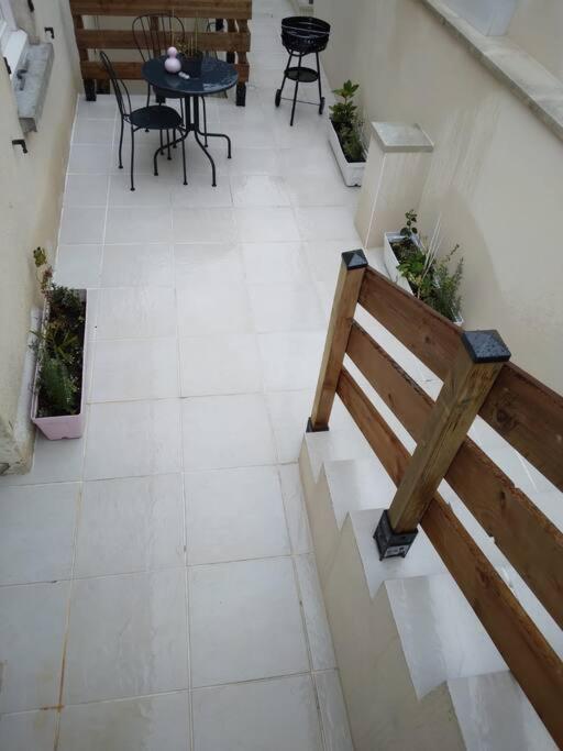 Appartement Cosy Avec Terrasse Vaux-Sur-Seine Exterior foto